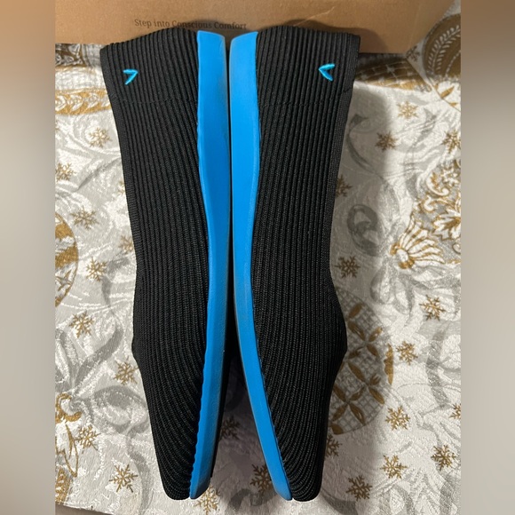 Vivaia Lightweight Square-Toe V-Cut Flats Margot Walker - Picture 4 of 8